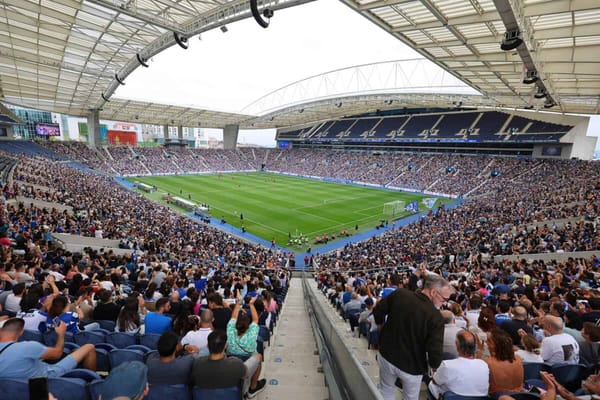 Estreia da equipa feminina do FC Portobateu recorde de assistência