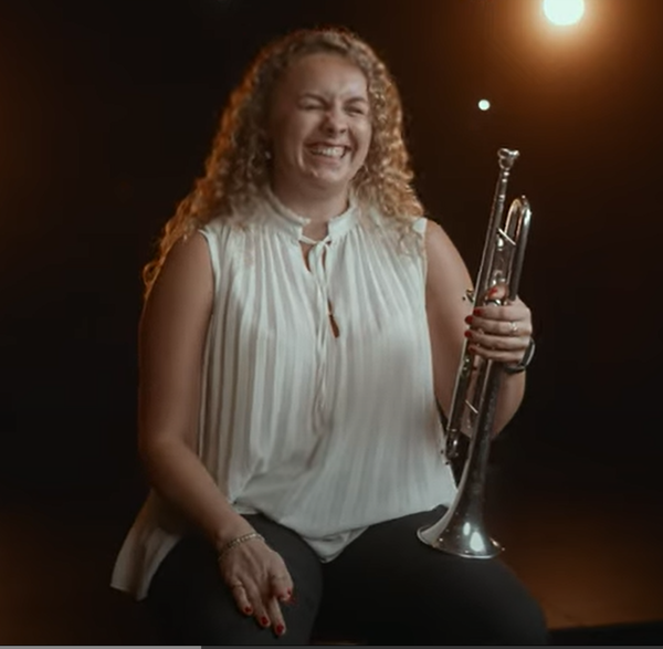 Matilda Lloyd encanta o Porto com um concerto intimista na Casa da Música